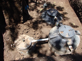 Buried treatment plant for an individual residence